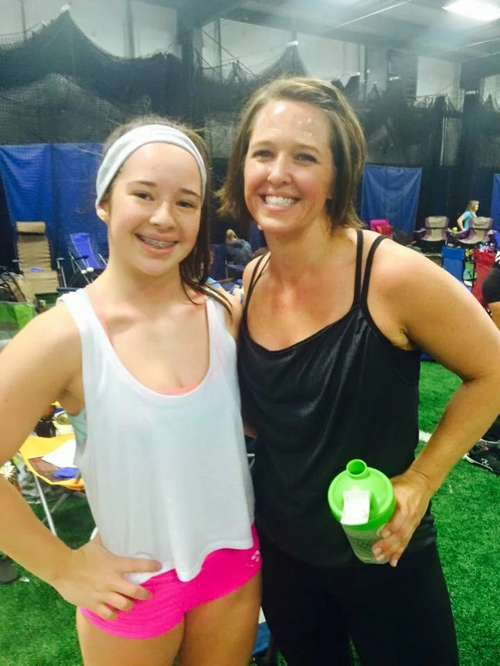 I love Moms who make fitness a priority not just for themselves, but for their whole families. Meet this crossfit Mom, and mom of two girls… Jenny!