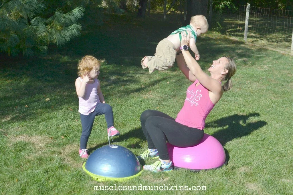 What to get fit with your family? Check out this five ways to make fitness a priority for your family AND get your workout in! #Fitfamily #BOSUstrong
