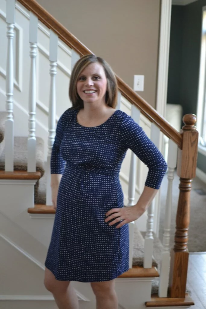 Stitch Fix has Maternity clothes and I love it. What a great way to stay in style while pregnant than to request a fix from your favorite stylist. Check out my maternity stitch fix review. Cute preppy, navy blue maternity dress. 