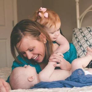 This stay at home mom of two (and one on the way) is telling it how it is. Life as a mom (whether you stay at home or work) is tough and not glamourous. Check out her: Confessions of a Mom.