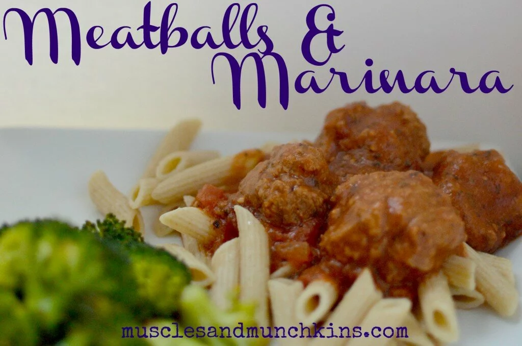 Crockpot Meatballs & Marinara. I will never make meatballs in the oven again, this simple recipe using fresh ground beef is super easy and delicious. 